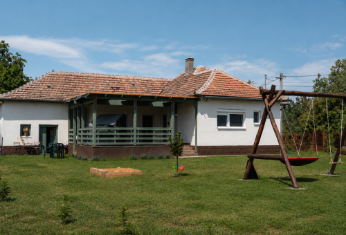 udvar2